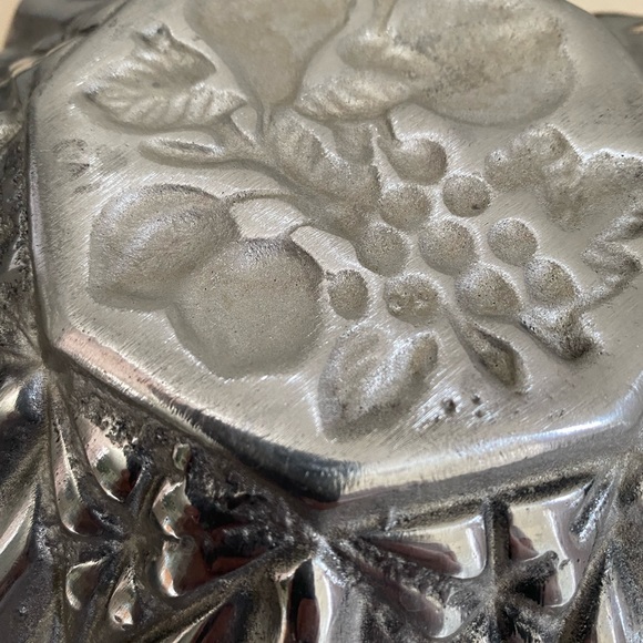 Vintage Pewter Serving Bowl Silver Metal Fluted Ruffled Embossed Fruit Design - Picture 8 of 10